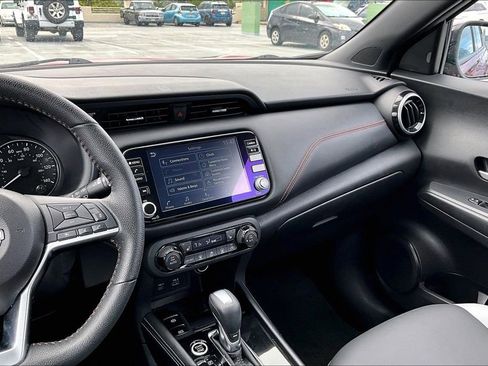 Used 2024 Nissan Kicks SR w/ SR Premium Package FWD image 6