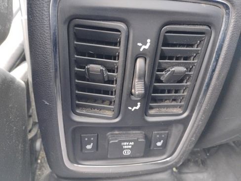 Used 2011 Jeep Grand Cherokee Limited w/ Luxury Group II image 13