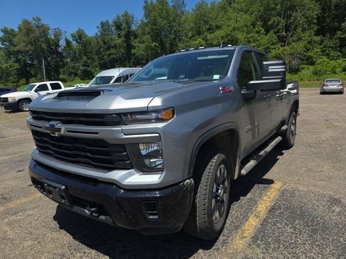 Used 2024 Chevrolet Silverado 2500 Custom w/ Custom Convenience Package AWD/4WD image 10
