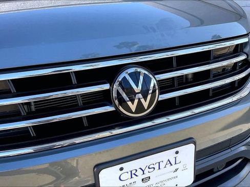 Used 2022 Volkswagen Tiguan SE w/ Panoramic Sunroof Package image 30