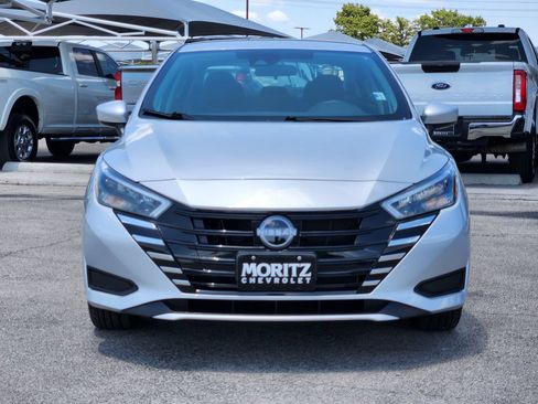Used 2025 Nissan Versa SV FWD image 2