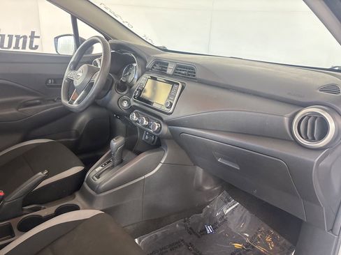 Used 2025 Nissan Versa S FWD image 30