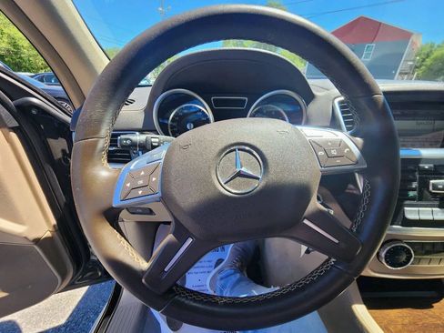 Used 2013 Mercedes-Benz GL 450 4MATIC image 23