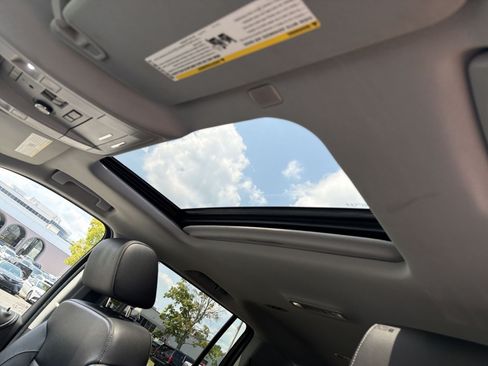 Used 2019 GMC Yukon XL SLT AWD/4WD image 23