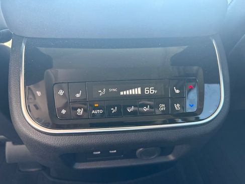Used 2025 INFINITI QX80 Sensory w/ Premium Cargo Package AWD/4WD image 16