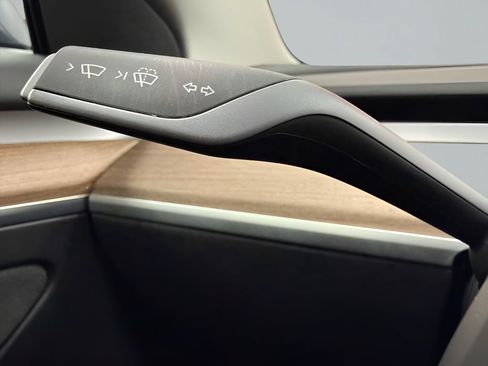 Used 2023 Tesla Model 3 Standard Range RWD image 19