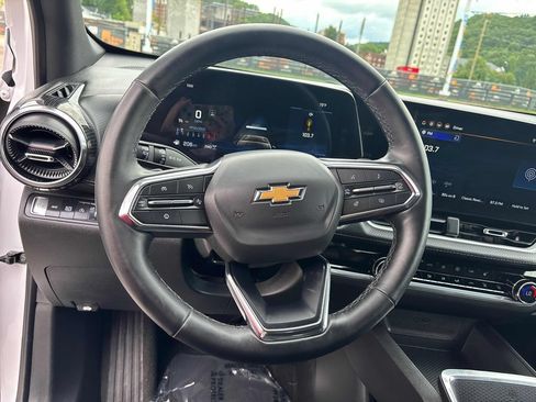 Used 2025 Chevrolet Equinox LT w/ Convenience Package II AWD/4WD image 14