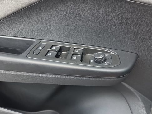 Certified 2023 Volkswagen Taos SE FWD image 18