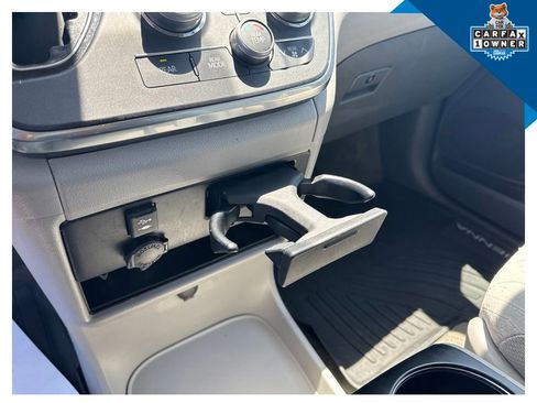 Used 2018 Toyota Sienna LE AWD/4WD image 18