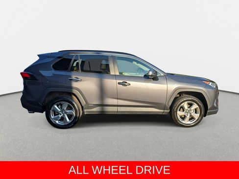 Used 2019 Toyota RAV4 Limited AWD/4WD image 4
