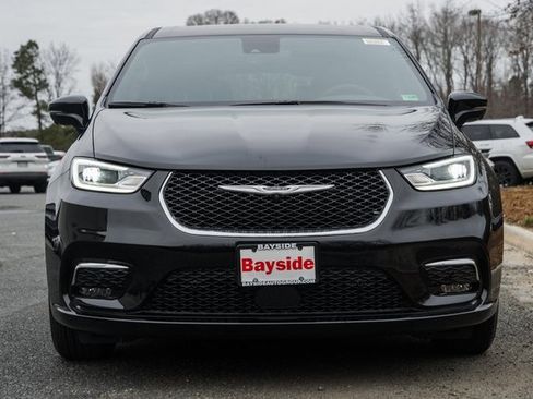 New 2026 Chrysler Pacifica Select image 4