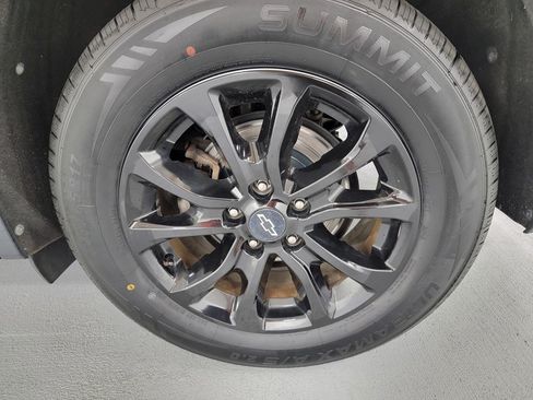 Used 2018 Chevrolet Equinox LT FWD image 11