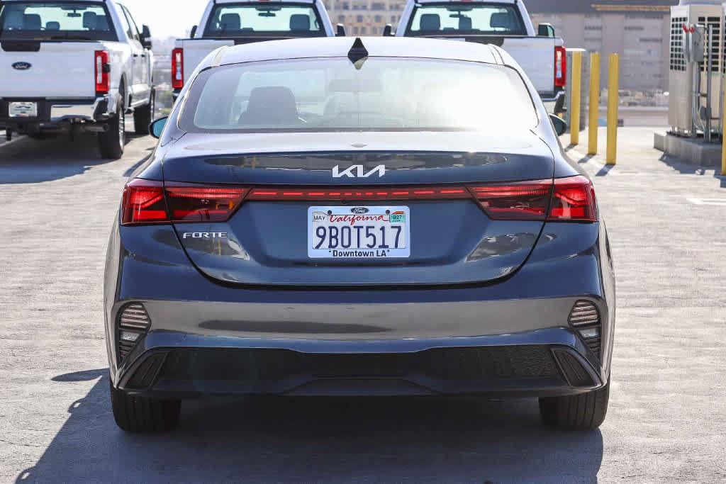 Used 2022 Kia Forte LXS FWD image 4