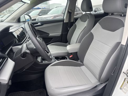 Used 2022 Volkswagen Taos SE image 25