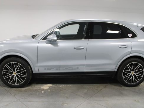 Used 2024 Porsche Cayenne image 6