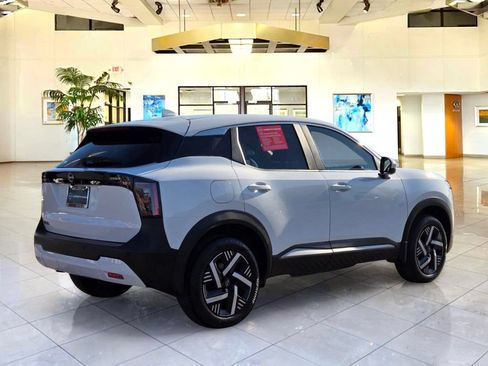 Certified 2025 Nissan Kicks SV FWD image 5