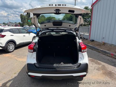 Used 2019 Nissan Kicks SR w/ SR Premium Package FWD image 27