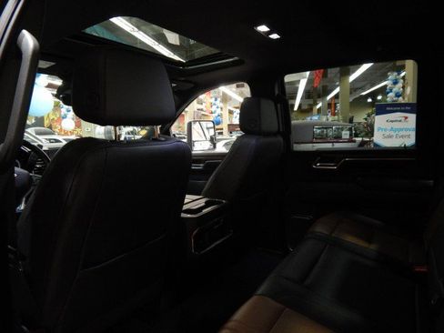 Used 2025 Chevrolet Silverado 2500 High Country w/ High Country Premium Package image 40