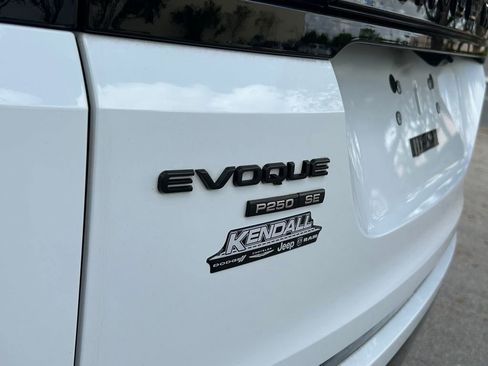 Used 2020 Land Rover Range Rover Evoque SE image 31