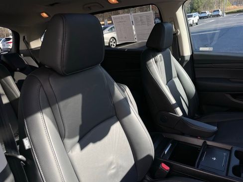 Certified 2025 Honda Odyssey EX-L image 32