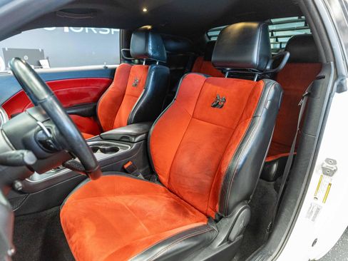 Used 2016 Dodge Challenger R/T Scat Pack RWD image 11