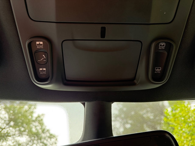 Used 2025 Chrysler Pacifica Limited FWD image 33