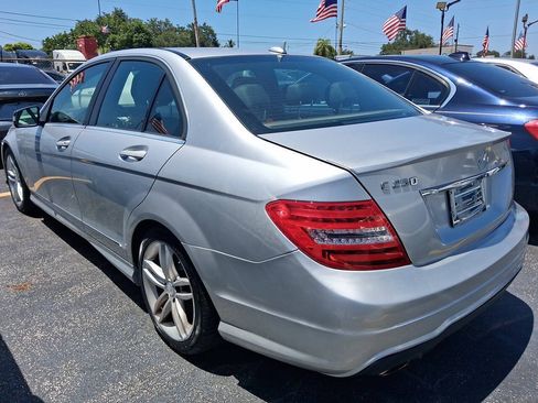 Used 2013 Mercedes-Benz C 250 Sedan image 3