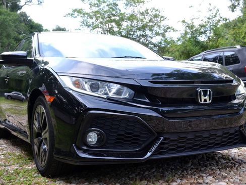 Used 2017 Honda Civic EX image 3