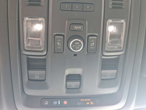 Used 2022 GMC Yukon SLT w/ SLT Premium Package image 33