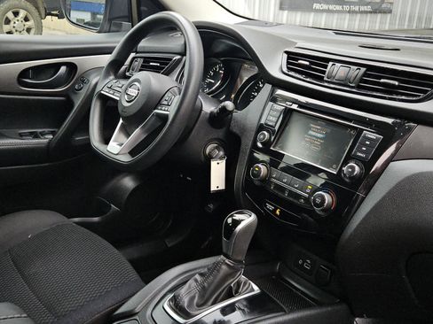 Used 2020 Nissan Rogue Sport S FWD image 29