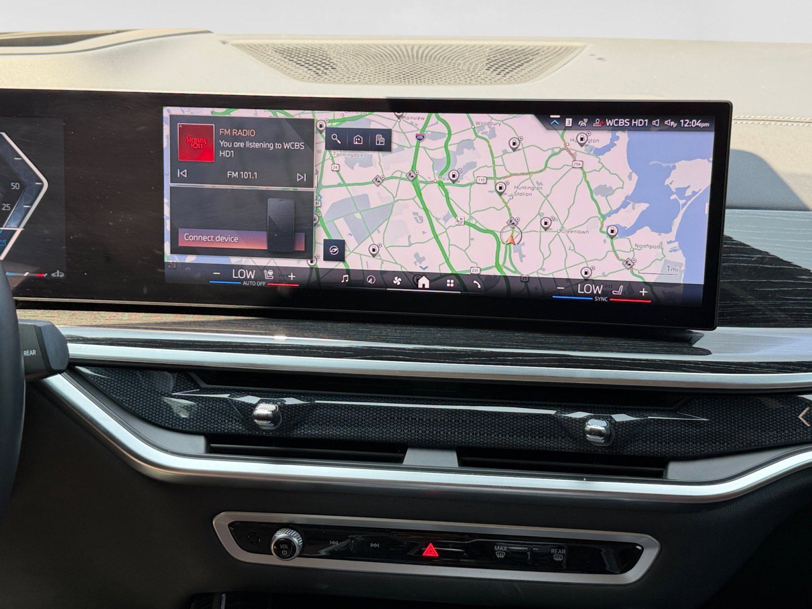 Used 2024 BMW X7 xDrive40i w/ M Sport Package AWD/4WD image 14