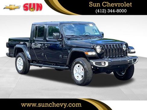 Used 2022 Jeep Gladiator Sport image 1