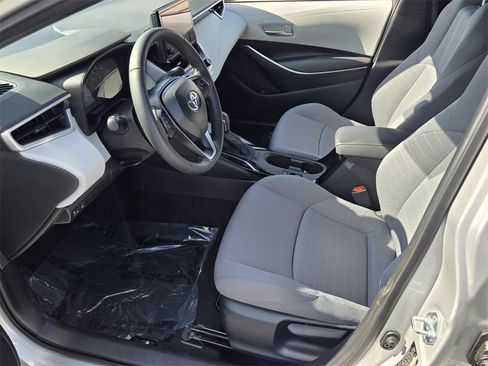 Used 2025 Toyota Corolla SE image 10