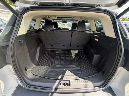 Used 2017 Ford Escape Titanium FWD image 22