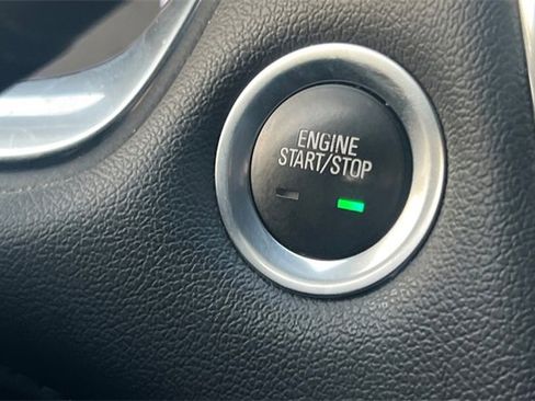 Used 2023 Chevrolet Traverse LT image 31