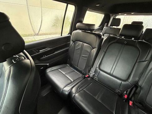 Used 2024 Jeep Wagoneer Series II w/ Flexible Seating Group image 12