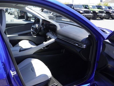 Used 2024 Hyundai Elantra Limited FWD image 23