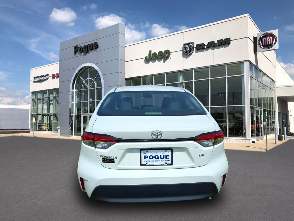 Used 2024 Toyota Corolla LE FWD image 4