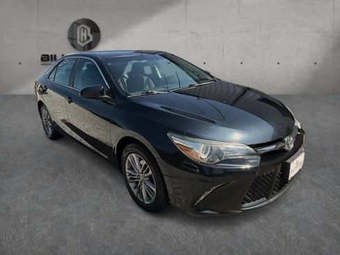 Used 2015 Toyota Camry SE FWD image 4