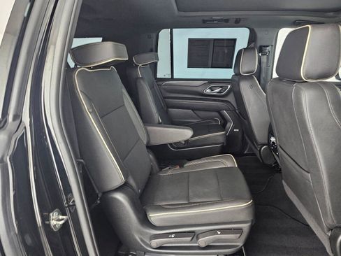 Used 2024 GMC Yukon XL SLT w/ SLT Luxury Package AWD/4WD image 12