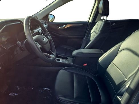 Used 2022 Ford Escape Titanium w/ Class II Trailer Tow Package image 10