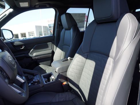 New 2025 Toyota 4Runner TRD Off-Road Premium image 25