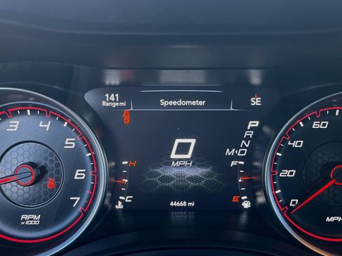 Used 2022 Dodge Charger SXT RWD image 3