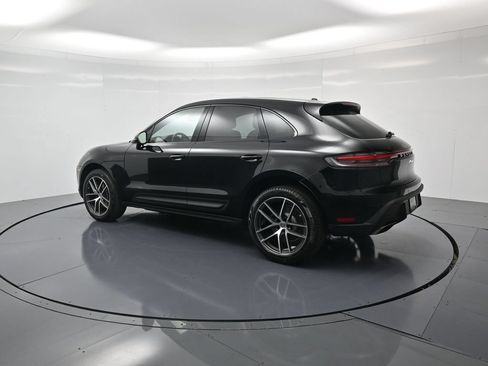 Certified 2026 Porsche Macan AWD/4WD image 3