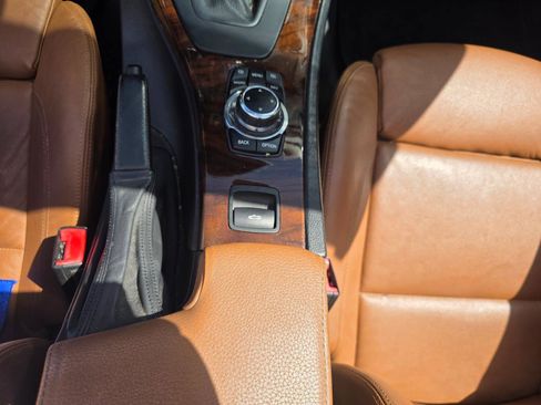 Used 2012 BMW 335i Convertible image 35