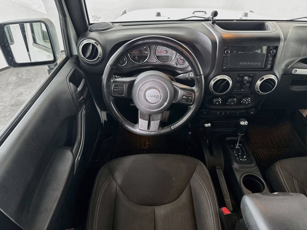 Used 2016 Jeep Wrangler Unlimited Sahara AWD/4WD image 21