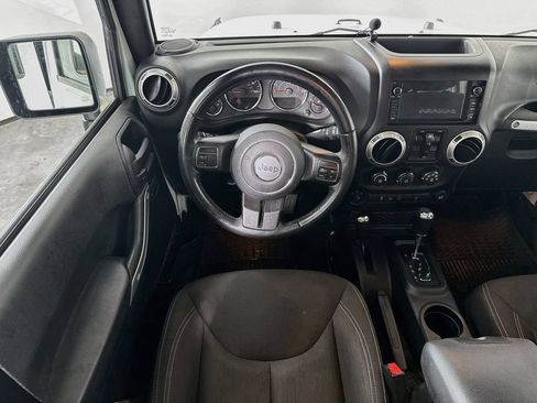 Used 2016 Jeep Wrangler Unlimited Sahara AWD/4WD image 21