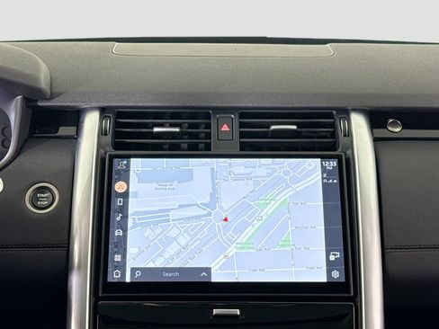 Used 2024 Land Rover Discovery S AWD/4WD image 22