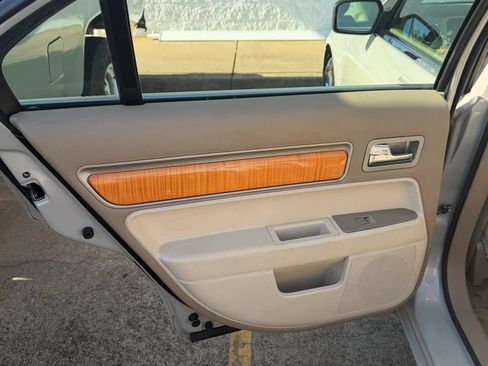 Used 2008 Lincoln MKZ FWD image 5