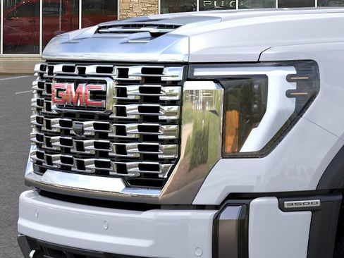 New 2026 GMC Sierra 3500 Denali AWD/4WD image 13